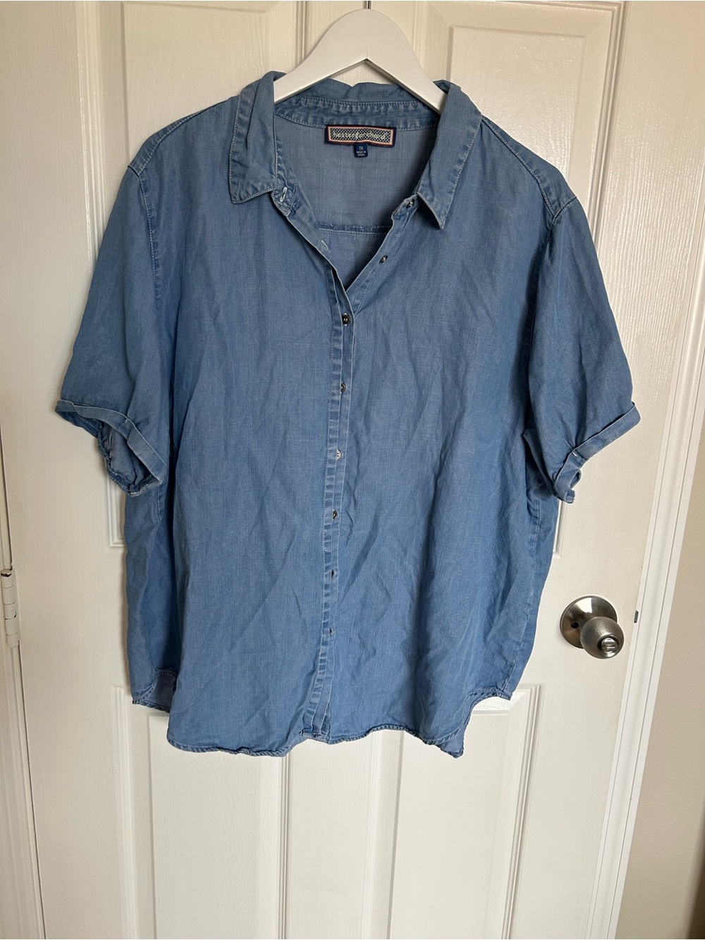 Casual Light Blue Denim Button-Front Shirt - Short Sleeve Size 1X